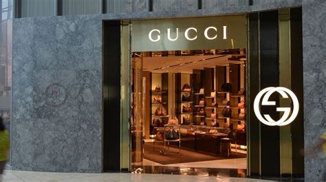 quanto guadagnano le commesse di gucci|Stipendi per Commesso presso Gucci .